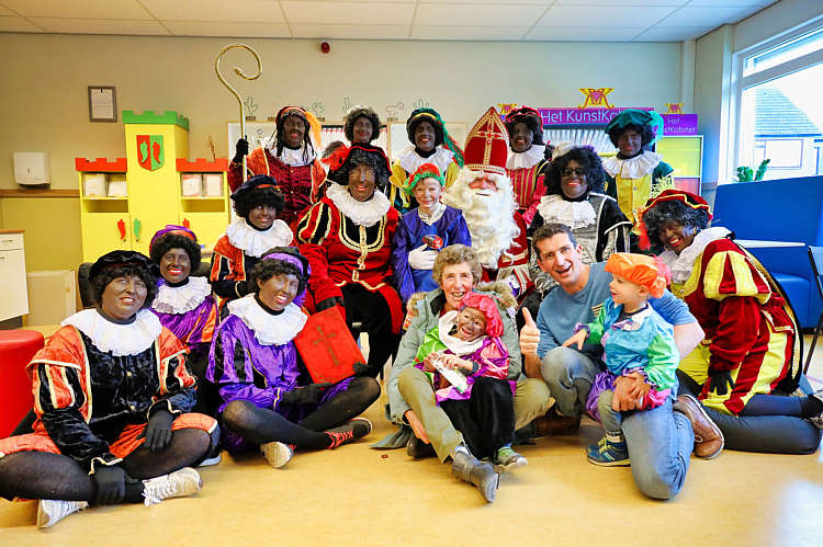 Aankomst van de Sint en zijn Zwarte Pieten in Waarder_125